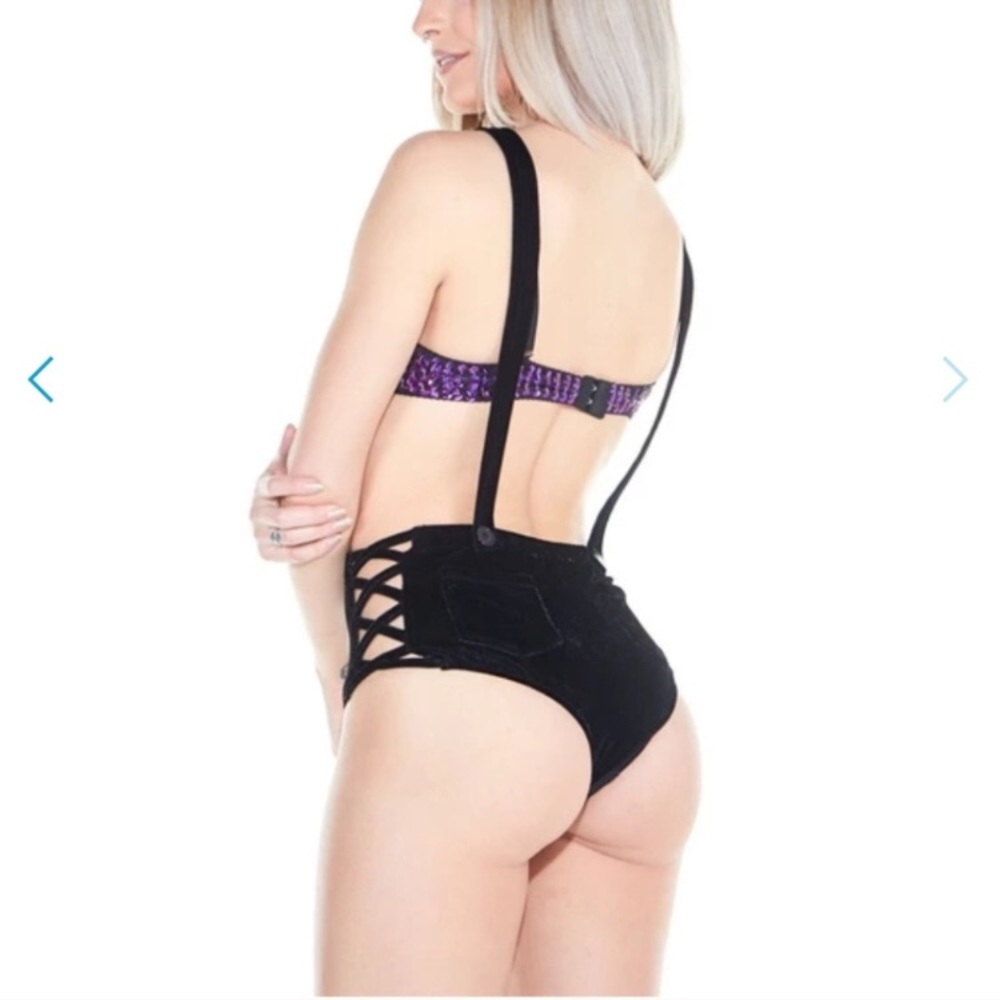 iHeartRaves velvet suspender bootyshorts!